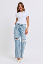 Load image into Gallery viewer, Magic 90&#39;s Straight Jeans
