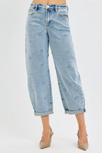 Load image into Gallery viewer, Embroidery Barrel Jeans
