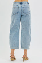 Load image into Gallery viewer, Embroidery Barrel Jeans
