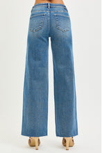 Load image into Gallery viewer, Hi Rise Wide Leg Jeans
