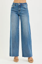 Load image into Gallery viewer, Hi Rise Wide Leg Jeans
