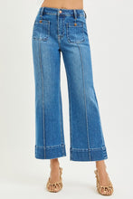 Load image into Gallery viewer, Med. Wash Pintuck Pocket Jeans
