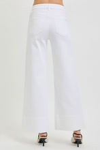 Load image into Gallery viewer, White Ankle Denim
