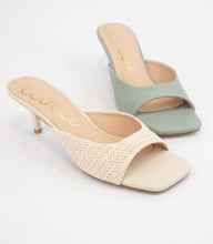 Load image into Gallery viewer, Square Toe Raffia Heel
