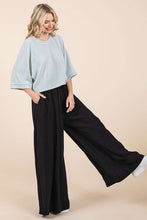 Load image into Gallery viewer, Black Pleated Wide Leg Pants
